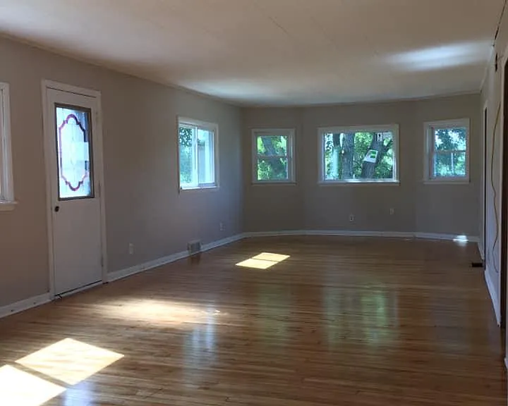 452 E Holum St — Photo 2