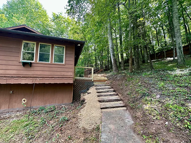 471 Curtis Creek Rd — Photo 3
