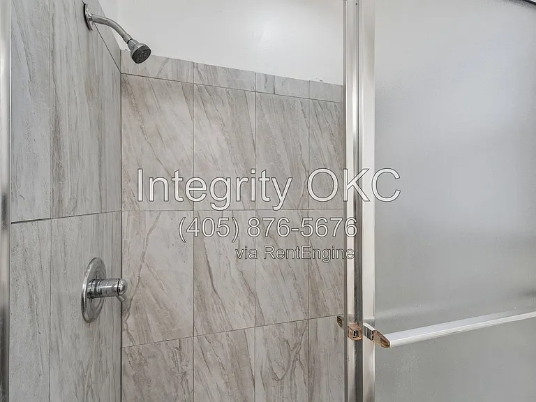 8514 Candlewood Dr — Photo 32