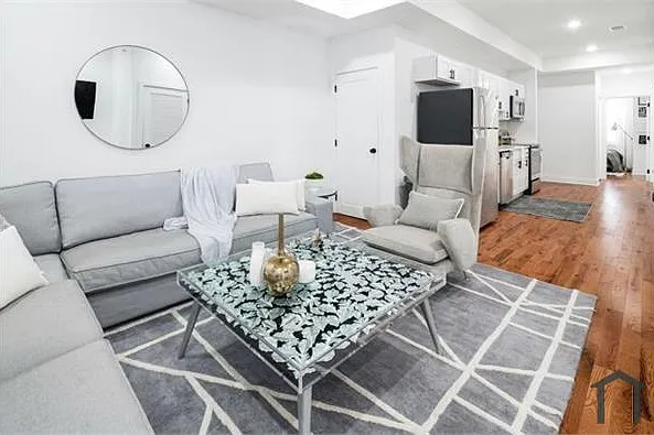 3031 W Diamond St #3 — Photo 1