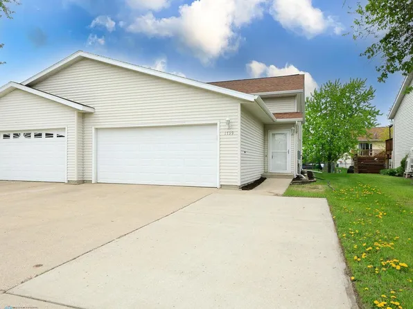 1739 49th St S, Fargo, ND 58103