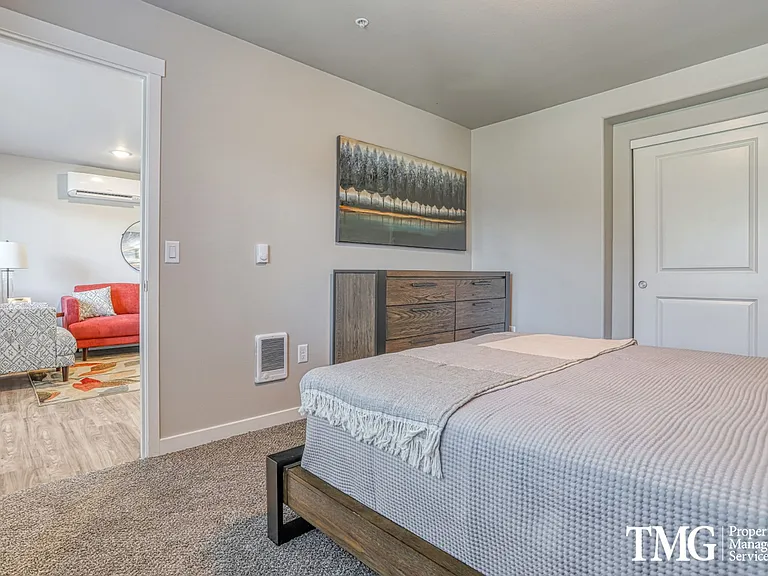 Waterford Terrace Apartments — Photo 18