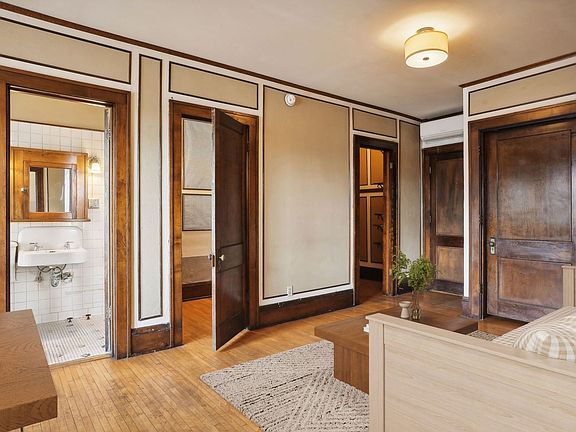 2nd image of 1426 W 31st St APT 12