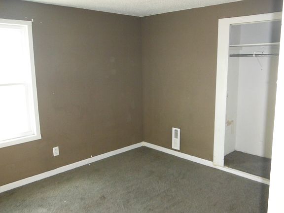 5th image of 828 Johnson Ave