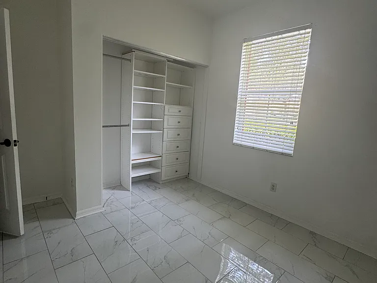 577 Vicks Landing Dr — Photo 16