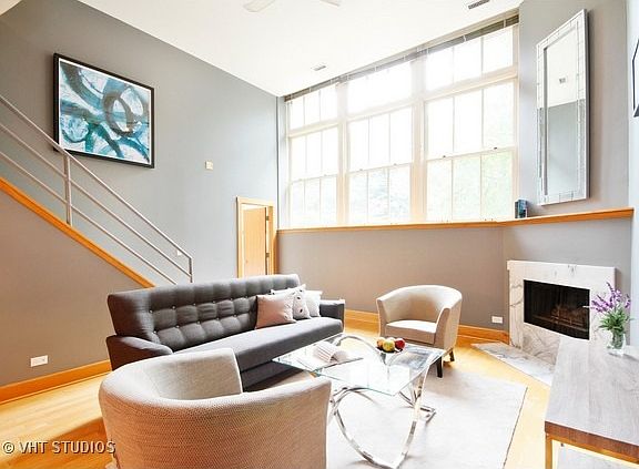 2nd image of 1660 N Hudson Ave APT 1I