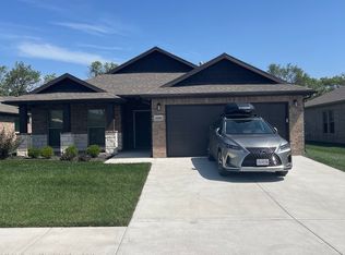 24306 W 75th Ter, Shawnee, KS 66227