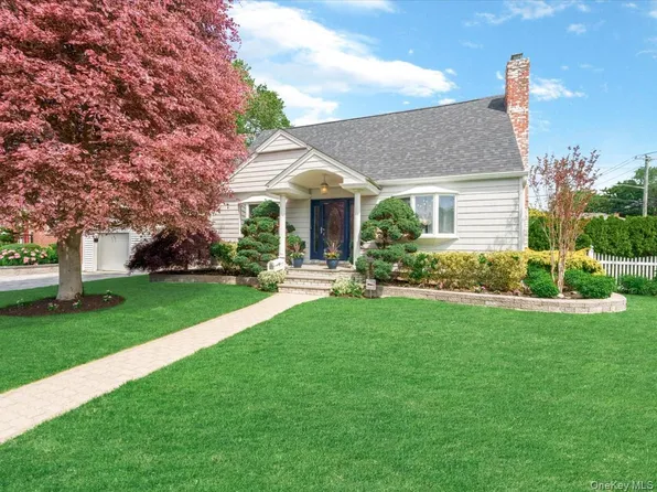 56 Columbine Avenue, Merrick, NY 11566