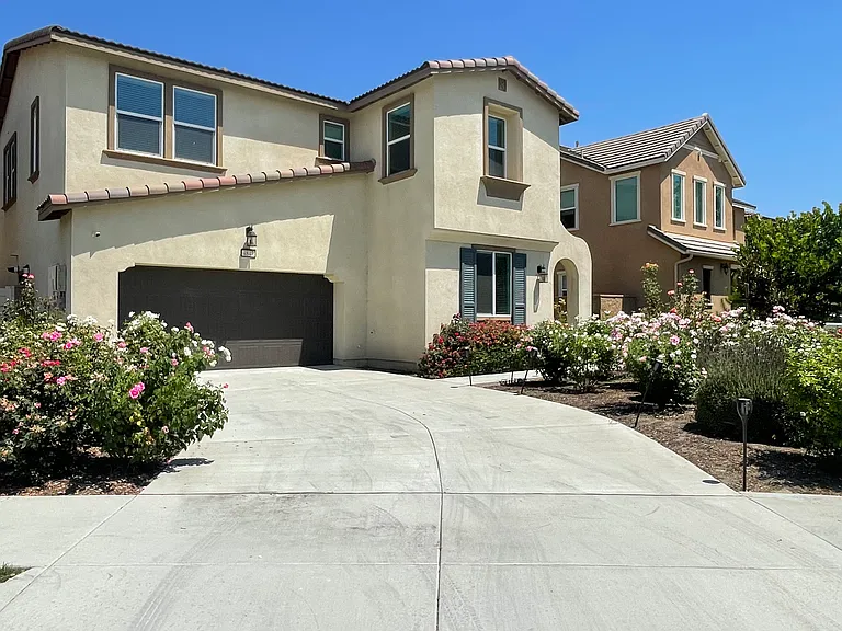 4847 S Apricot Way — Photo 2