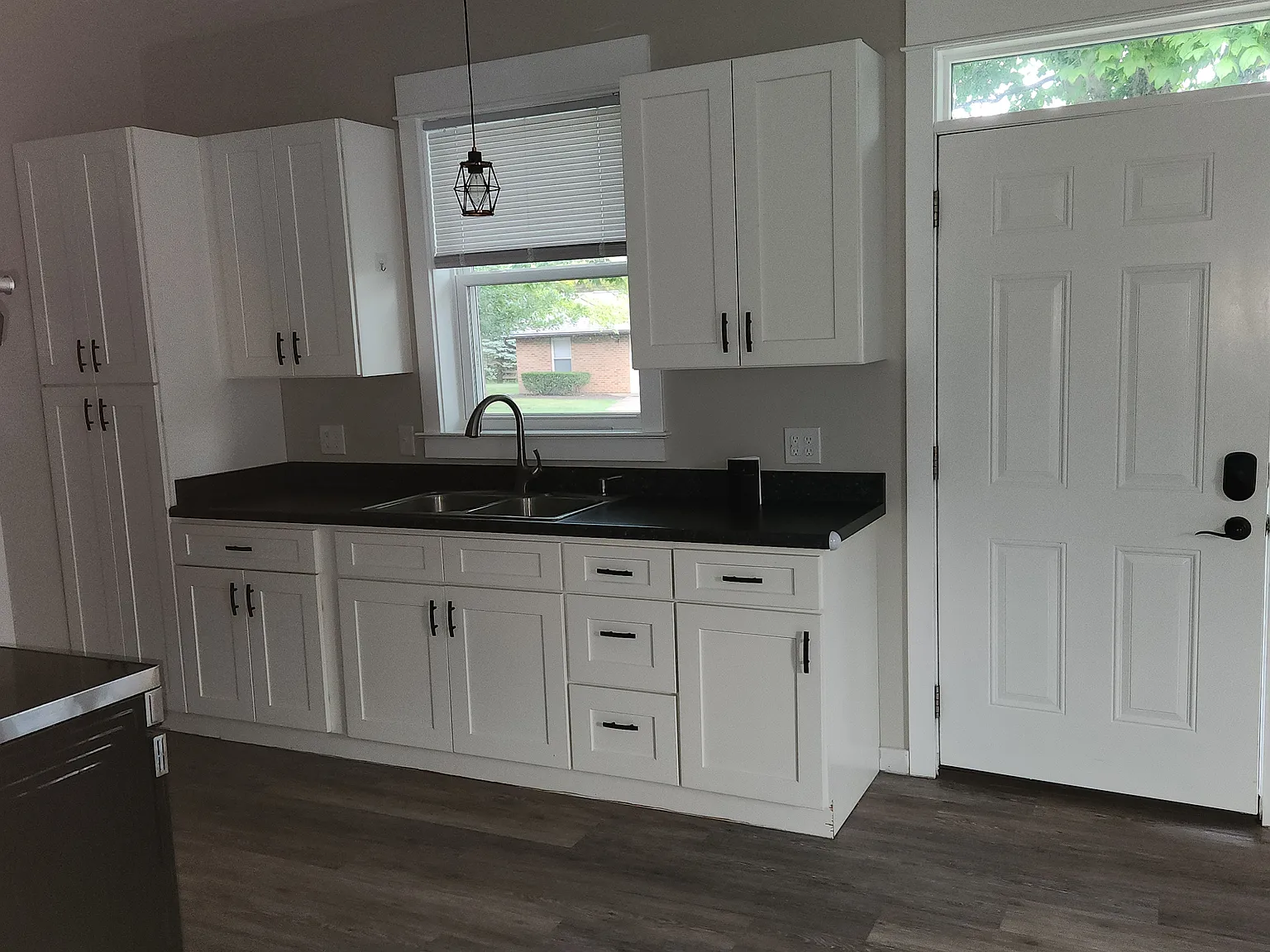 2 bed, 775 sqft, $1,100 — Photo 2