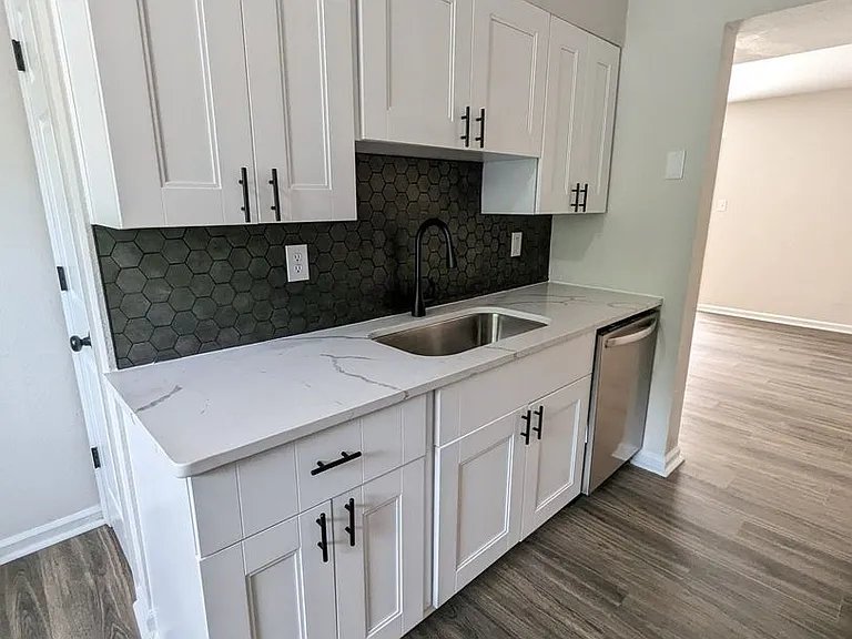1879 Ferrell Dr — Photo 5