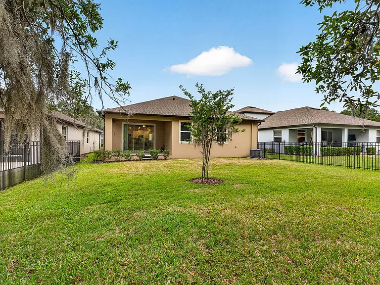 19462 Forest Garden Ct — Photo 40