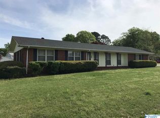 2204 Rothmore Dr SW, Huntsville, AL 35803