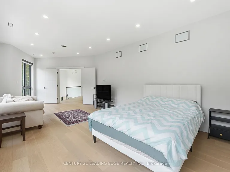 1362 Devon Rd — Photo 22