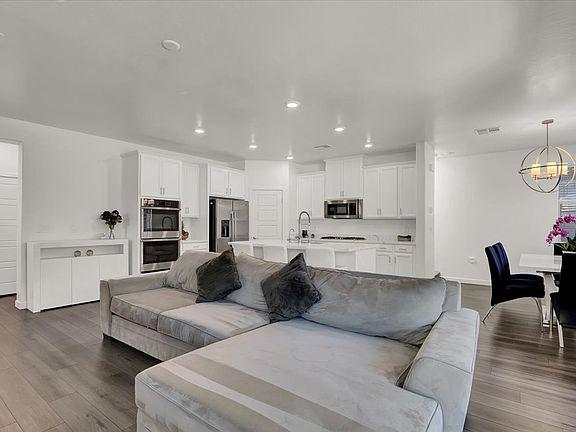 4th image of 12340 Harbor Isle Ave