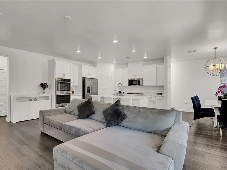 12340 Harbor Isle Ave — Photo 3