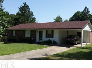 84 Tenth Street, Helena, GA --