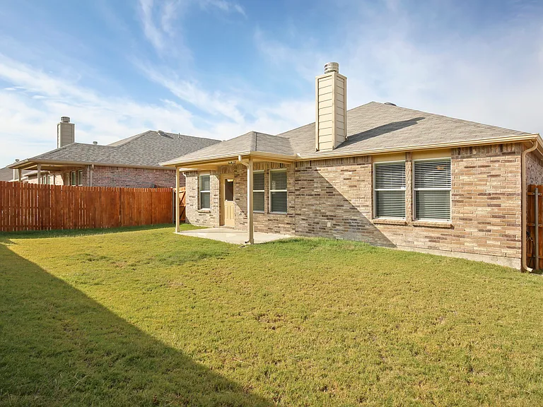 1433 Willoughby Way — Photo 34