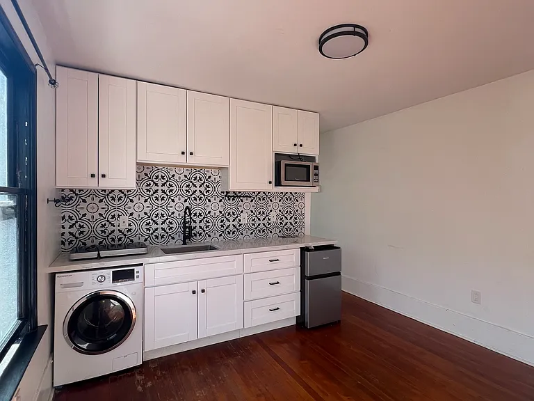 2449 A St #B — Photo 5