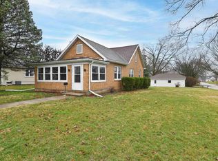 117 N High St, Lacon, IL 61540