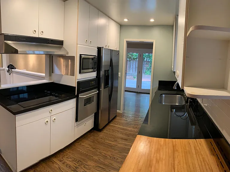 5162 Northlawn Dr — Photo 2