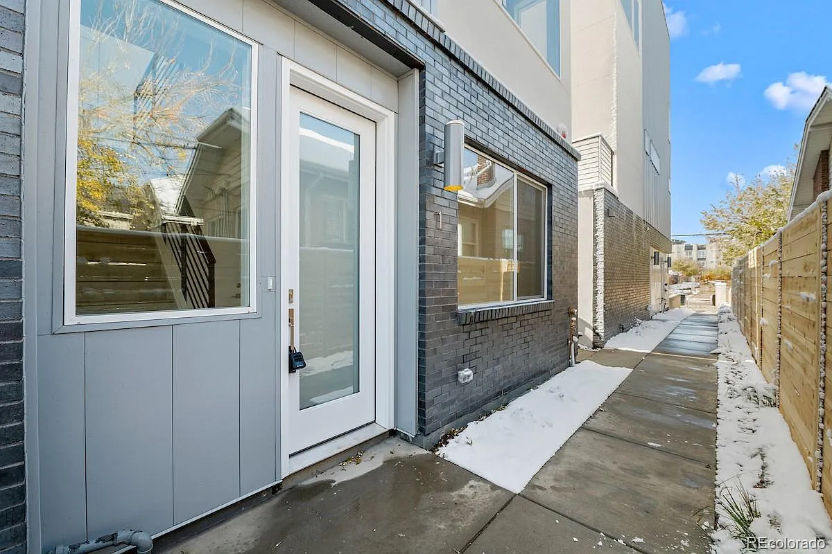 3 bed, 3.0 bath, 1541 sqft, $3,465 — Photo 4