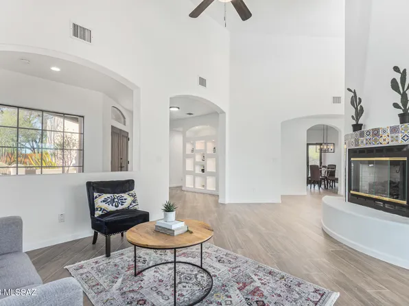 2332 N Whispering Bells Dr, Tucson, AZ 85745