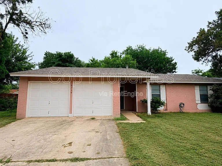 9319 Cliff Point Dr — Photo 1