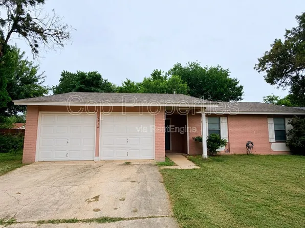 9319 Cliff Point Dr, San Antonio, TX 78250