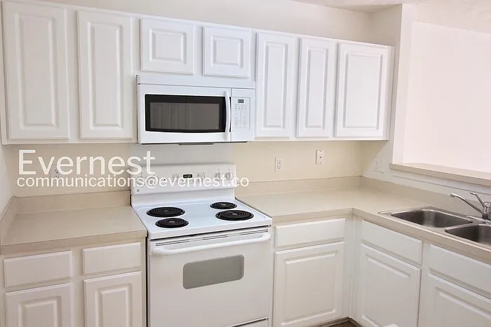 2 bed, 2.5 bath, 1216 sqft, $1,750 — Photo 4