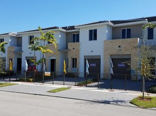 15600 SW 176th Ter #T10, Miami, FL 33187