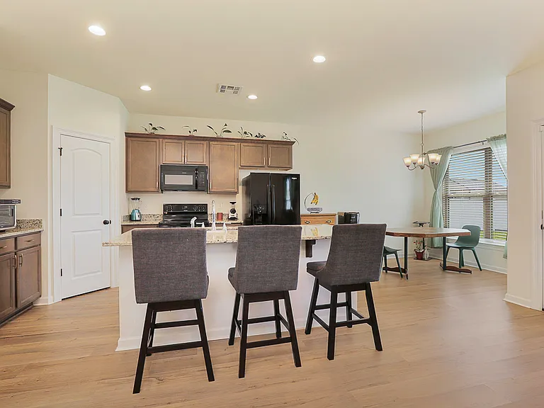 39511 Auster Ln — Photo 17