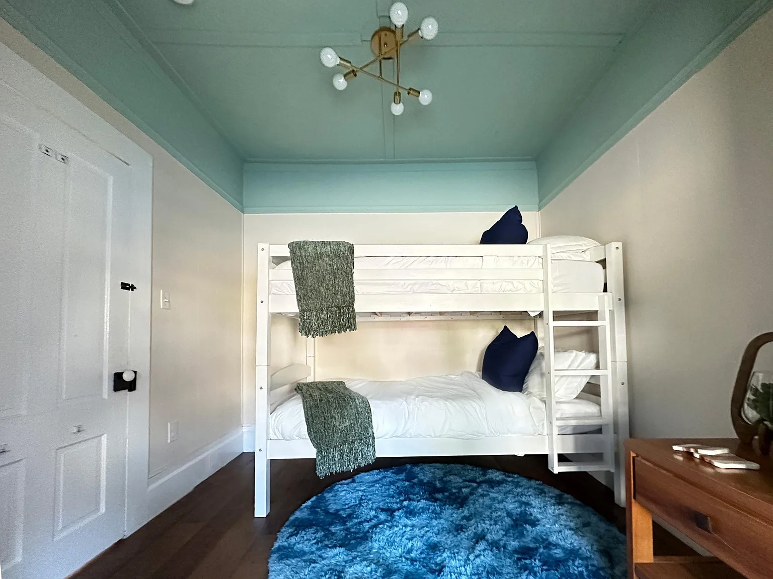 10 Tait Ave — Photo 4