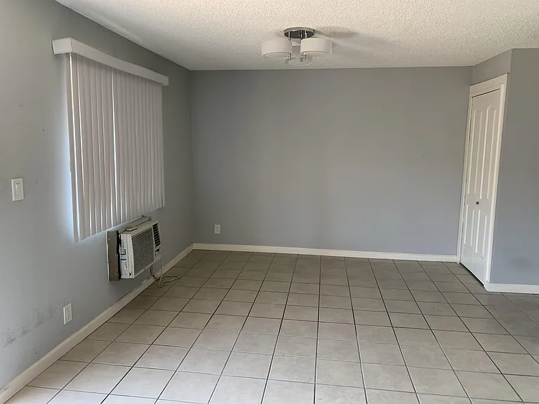 4323 Perlita Ave #8 — Photo 3