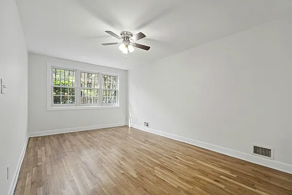 Rented by Brooklyn Bridge | media 11