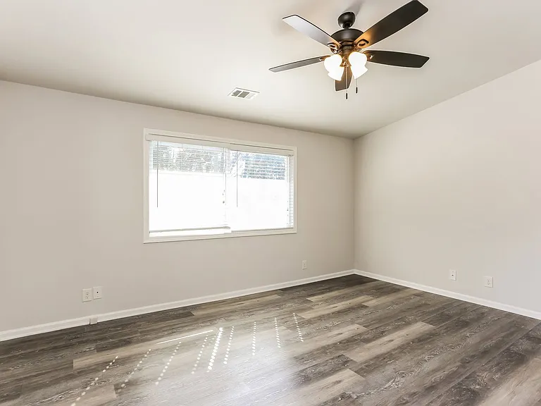 100 Terrace Dr NE #1 — Photo 8