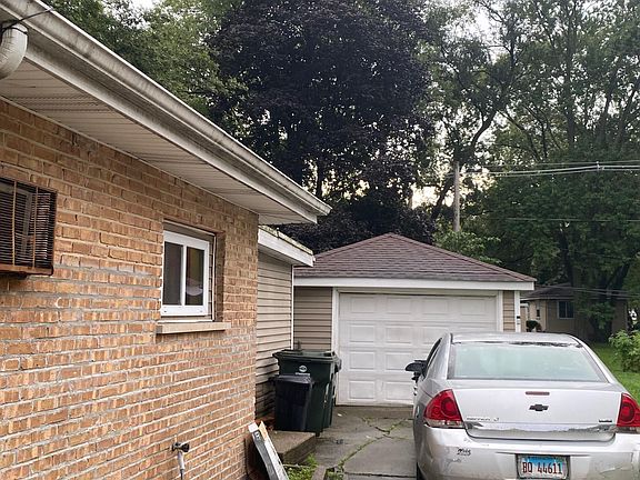 4th image of 16262 Plymouth Dr