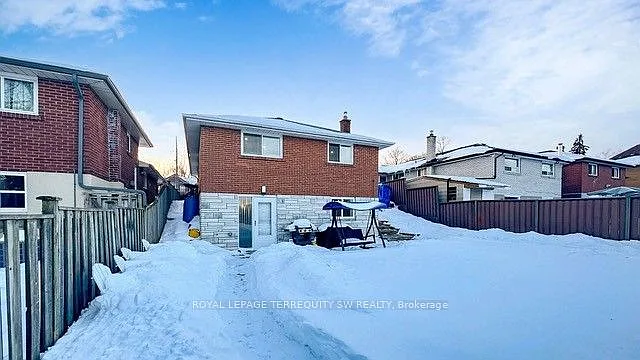 219 Beechgrove Dr #LOWER LVL — Photo 22