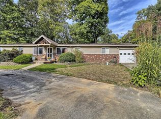 105 Tanager Dr, New Alexandria, PA 15670