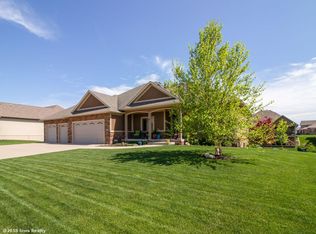 628 Stonegate Ct SW, Altoona, IA 50009