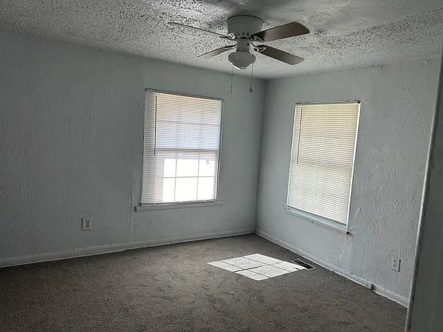 3315 S Youngs Blvd — Photo 3