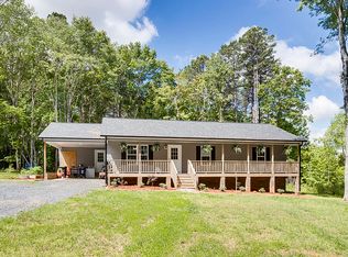 1038 Hub Morris Rd, Randleman, NC 27317