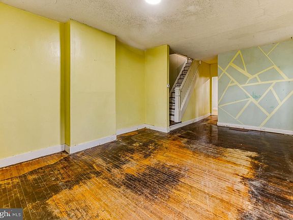 2nd image of 246 Rutland Ave