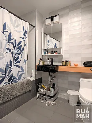 Rented by Rumah Realty Inc | media 8