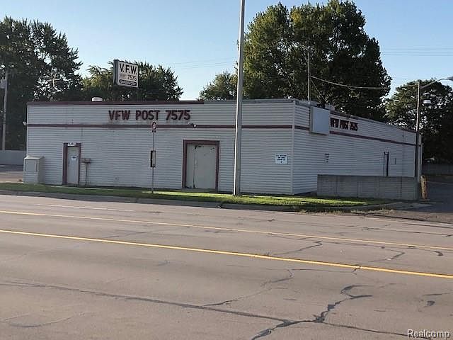 2nd image of 33011 Ford Rd