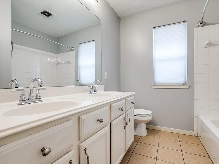 9331 Rodgers Rd — Photo 22