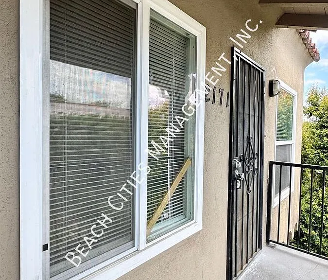 2167 Pine Ave #2171 — Photo 47
