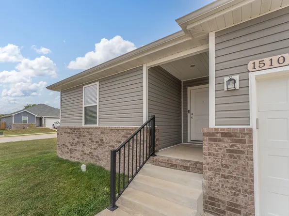 1510 E Abercorn Street, Republic, MO 65738