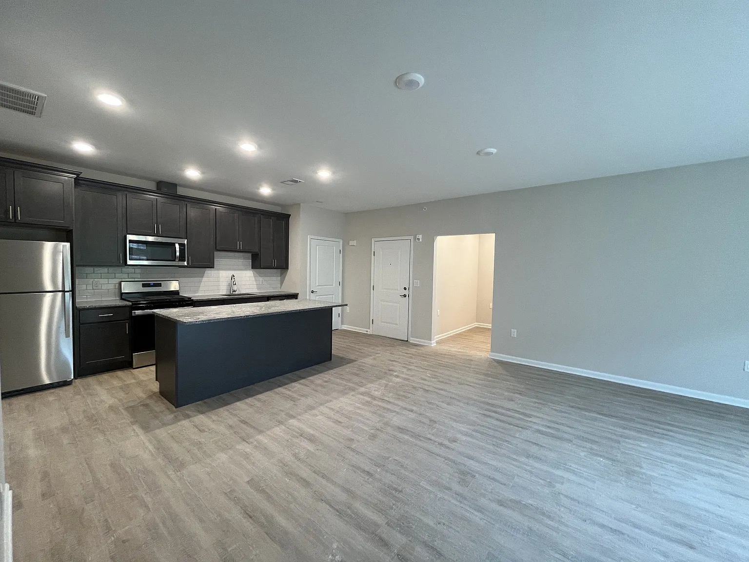 214 Tower Ridge Circlebuilding — Photo 2