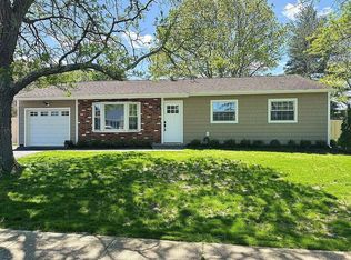 86 Inverness Rd, Holbrook, NY 11741